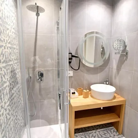 Nina ベッド・アンド・ブレックファスト